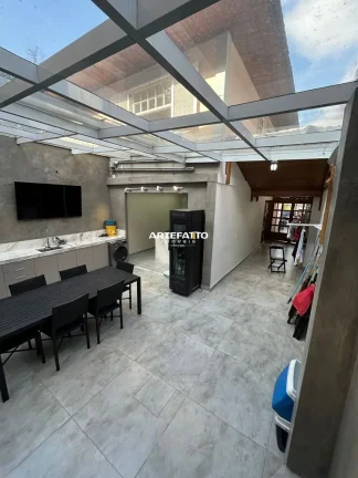 Imagem Casa em Condomínio impecável será entregue com tudo dentro! Toda reformada nova