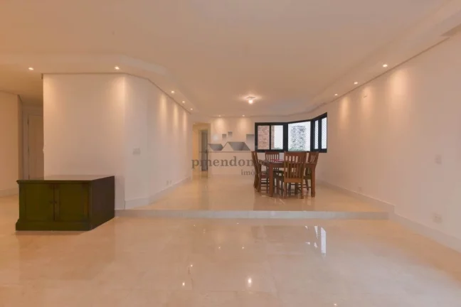 Imagem Apartamento à venda no Alto de Pinheiros com 04 suítes e 05 vagas, 310m²