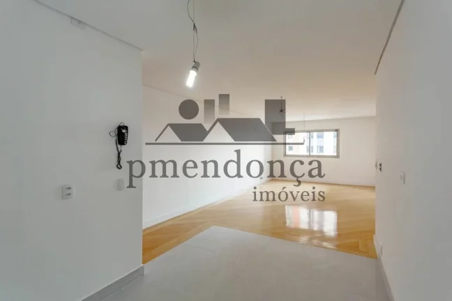 Imagem Apartamento reformado no Sumaré, 3 dormitórios (1 suíte) e 1 vaga.