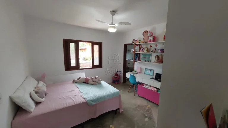 Imagem Casa em condomínio com segurança 24 horas localizado no Horto
