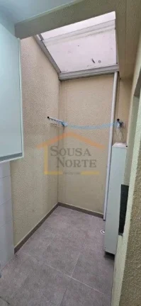 Imagem Casa em condomínio fechado, 2 suítes, banheiro social, móveis planejados na cozinha, dormitórios...