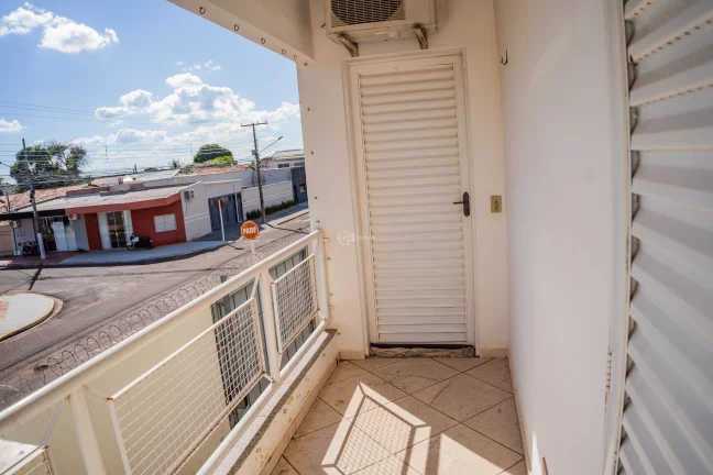 Imagem Imperdível: Casa à venda em Campo Grande-MS, Vila Palmira - 3 quartos, 1 suíte, 3 salas, 3 banheiros, 3 vagas, 169,84 m².