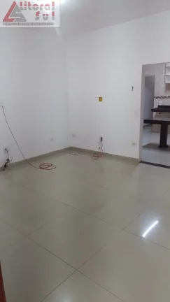 Imagem Casa à venda em Praia Grande-SP, bairro Ocian: 2 quartos, 1 sala, 1 banheiro, 2 vagas, 150m². Imperdível oportunidade!