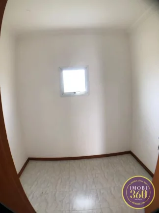Imagem Linda e espaçosa casa assobradada.