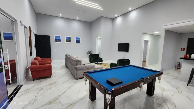 Imagem Casa de alto padrão com 4 suítes em conjunto residencial com controle de acesso