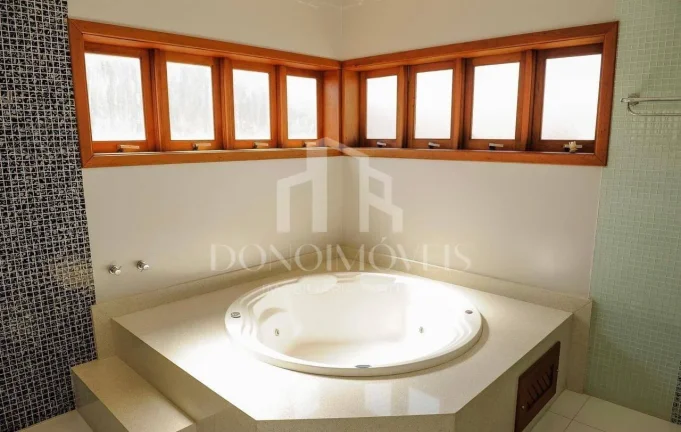 Imagem Chácara em Condomínio em Socorro/SP | 750 m² Construídos | 3 Suítes |