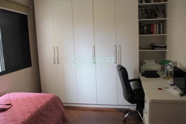 Imagem Ótimo apartamento com 132 m² em Perdizes. Amplo living para três ambientes com acesso à varanda,...