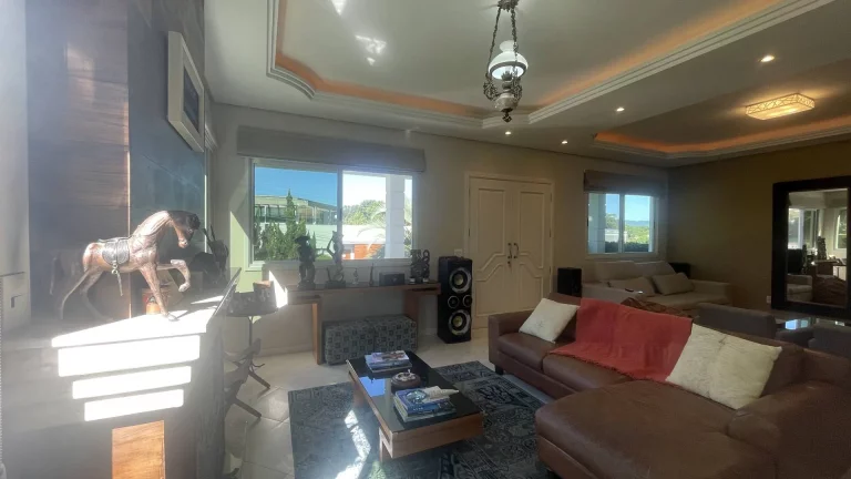 Imagem Casa 3 dormitórios Cacupé Condominio fechado