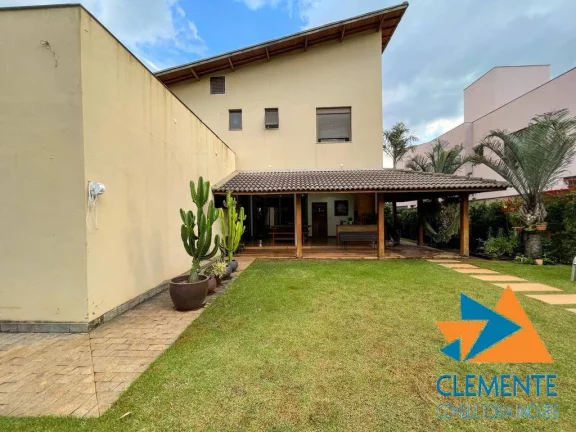 Imagem Linda casa Residencial Flores - Alphaville