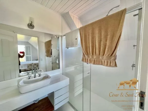 Imagem Linda casa a venda em Condomínio Fechado em Campos do Jordão-SP