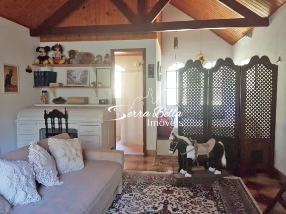 Imagem Casa com 3 dormitórios à venda, 210 m² por R$ 890.000,00 - Vargem Grande - Teresópolis/RJ