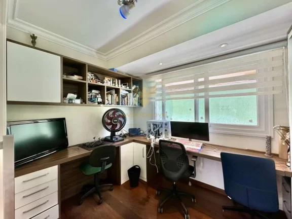 Imagem Casa em Condomínio a Venda no bairro Granja Viana - Cotia, SP
