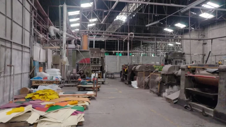 Imagem ÁREA A VENDA TERRENO COM DOIS GALPÕES INDUSTRIAL NA VILA CARMOSINA - ZONA LESTE