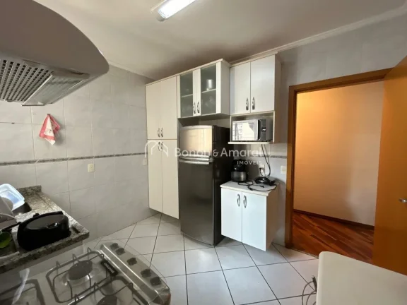 Imagem Apartamento em andar intermediário, com excelente incidência de sol da tarde e uma vista livre que...