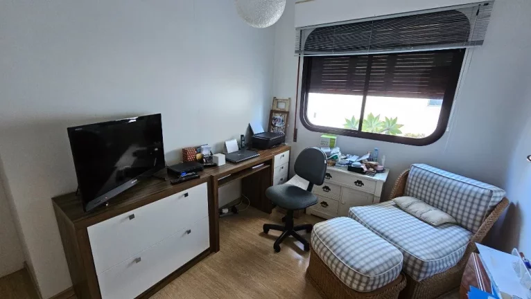 Imagem Luxuoso apartamento para locação no Jardim Paulista, São Paulo-SP, com 4 quartos, 2 suítes, 2 salas, 3 banheiros, 3 vagas de garagem e 278m².