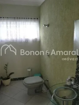 Imagem **Casa à Venda em Valinhos - Condomínio Bem Localizado**

Esta belíssima casa está situada em um...