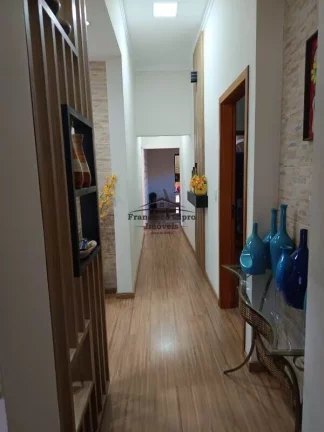 Imagem Casa à venda no bairro Campo do Galvão - Guaratinguetá/SP