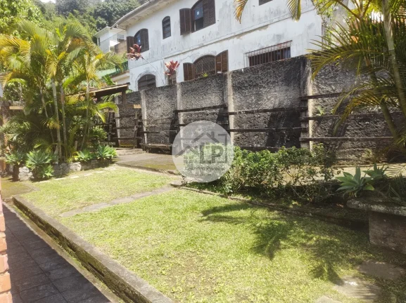 Imagem 2 Casas + Edícula no Quitandinha/Petrópolis - Vagas para 9 Carros - Acesso Rio