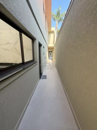 Imagem Sobrado com 220 M², com 4 dormitórios suítes, sala, lavabo, cozinha, área de serviços, churrasq...