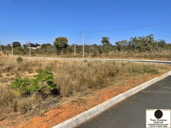 Imagem Lote de Esquina com 346,60 Metros no Loteamento Lagoa Golden