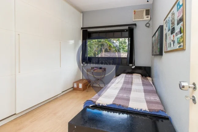 Imagem Casa à venda em Alto de Pinheiros, São Paulo-SP: 4 quartos, 2 suítes, 2 salas, 6 banheiros, 6 vagas, 198m². Venha Conferir!
