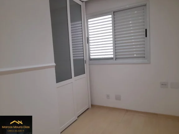 Imagem Apartamento na Pompeia com 2 dormitórios (1 suíte) e 2 vagas, próximo ao Sesc Pompeia. Edifício com portaria 24h e lazer