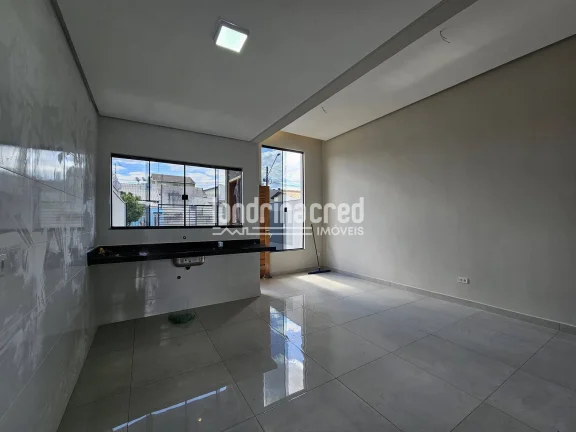 Imagem Casa à venda 3 Quartos sendo 1 Suite, 2 Vagas de garagem, churrasqueira integrada, 81 M² de construção, 125M² terreno, Coliseu, Londrina - PR