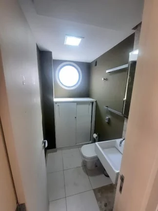 Imagem Sala Comercial à Venda, 81,8 m2, 2 ambientes com sacada, 2 bwc, garagem, Centro, Florianópolis, SC
