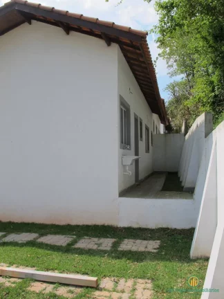 Imagem Linda casa térrea 3 dormitórios sendo 1 suíte com pisos quintal e 2 vgs
