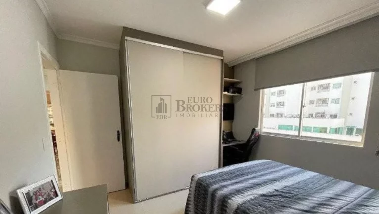 Imagem Apartamento com 3 dormitórios à venda no Centro de Balneário Camboriú/SC