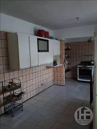 Imagem Casa de dois pavimentos, 360m, com 4 quartos, localizada em Campo Grande, Recife - Pernambuco.