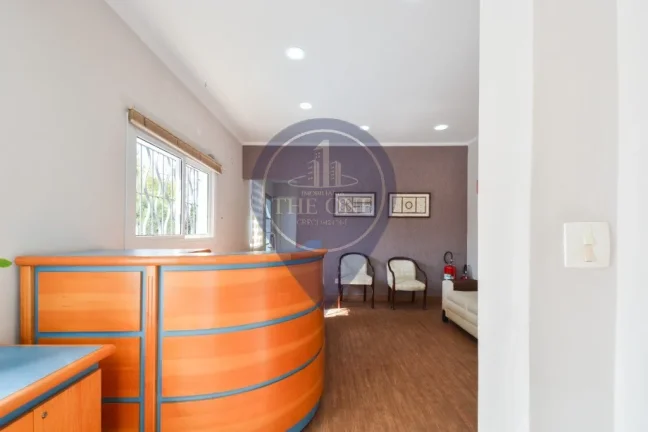 Imagem Casa Comercial à Venda em São Paulo-SP, Bairro Cambuci: 5 Salas, 2 Banheiros, 181m² de Área