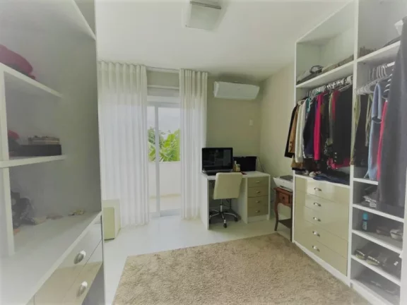 Imagem Casa com 3 quartos, 387m2, à venda em Balneário Piçarras, Centro