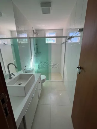 Imagem Imóvel à venda na Praia do Pecado, Macaé-RJ: Apartamento de 3 quartos com suíte, sala ampla e 2 vagas de garagem