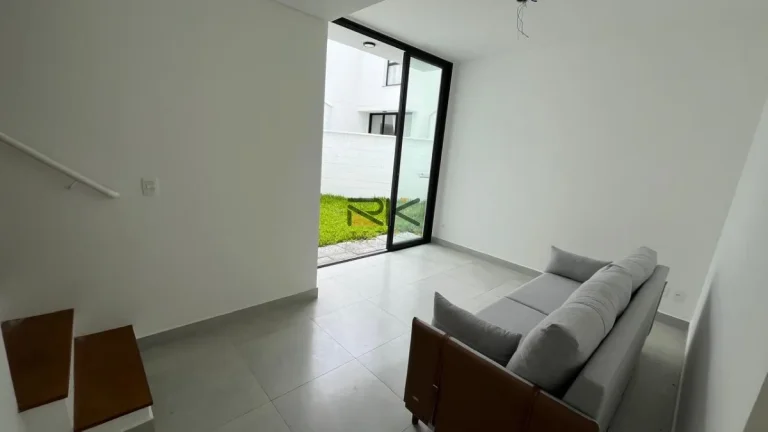 Imagem CASA EM CONDOMINIO À VENDA