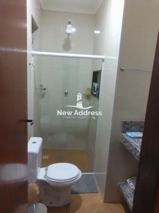 Imagem Casa térrea com 3 quartos, sendo 2 suítes, ambientes integrados e área de serviço ventilada, ideal para quem busca conforto e funcionalidade.