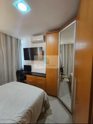 Imagem Imperdível! Apartamento à venda em Icaraí, Niterói-RJ: 3 quartos, 1 suíte, 2 banheiros e 1 vaga de garagem.
