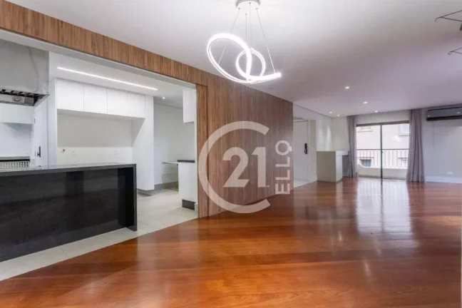 Imagem Apartamento com 3 suítes totalmente reformado na melhor rua do Campo Belo