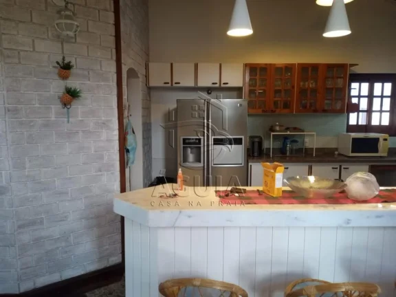 Imagem Casa pé na areia na Praia da Lagoinha em condomínio alto padrão!