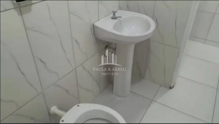 Imagem Aluga Salão Comercial em Avenida, 80m², Quarto, Lavanderia, Cozinha, 1 Banheiro, Porta Automática, no Jardim Zaíra, Mauá-SP