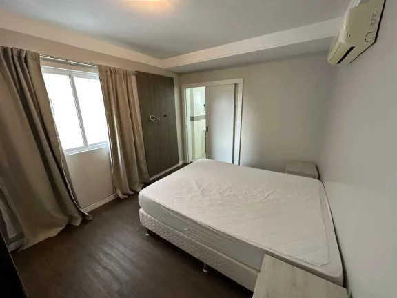 Imagem Apartamento semi-mobiliado com 1 suíte, 2 Demi e 2 vagas de garagem na Praia Brava em Itajaí