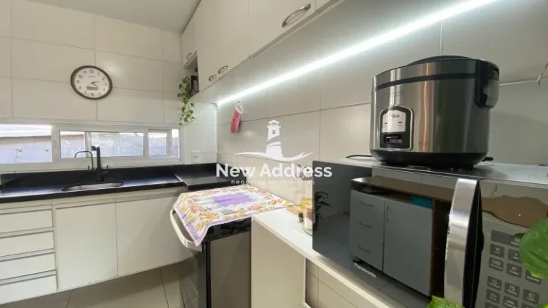 Imagem Duas casas no mesmo terreno em Sotelândia: 3q + 2q, varanda com churrasqueira e ótima localização!