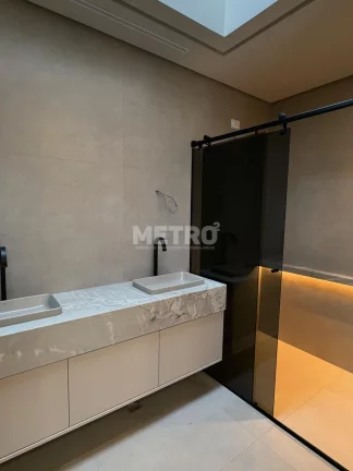 Imagem Casa no Alphavile, 4 Suítes, Master com closet e banheira, Piscina, Área Gourmet