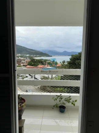 Imagem Apartamento com 3 dormitórios a venda a poucos metros do mar na praia da Toninhas em Ubatuba.