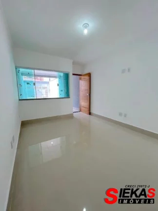 Imagem Aluguel de Casa Espaçosa na Vila Alpina, São Paulo-SP: 3 quartos, 1 suíte, 1 sala, 3 banheiros, 2 vagas, 96m²!