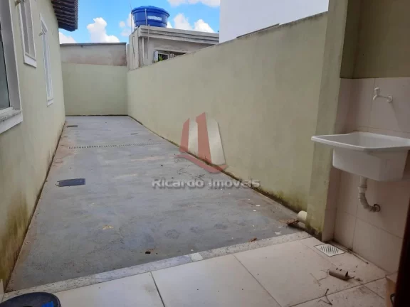 Imagem Casa Independente Linear c/ 100 m² à Venda na Vila do Peró
