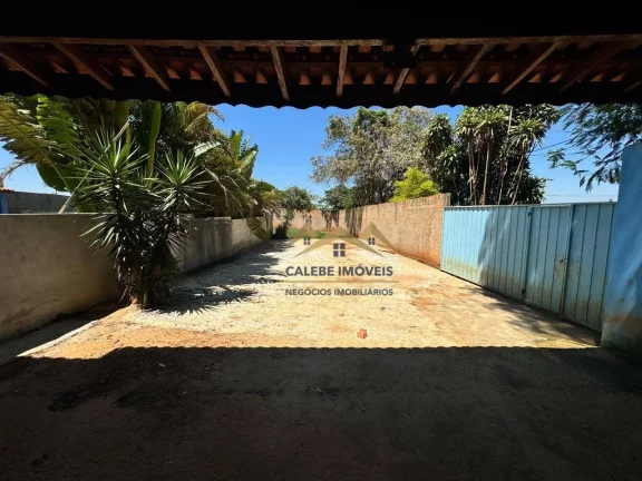 Imagem Chácara com 2 dormitórios à venda, 1000 m² por R$ 380.000,00 - Lagoa Vermelha - Tatuí/SP