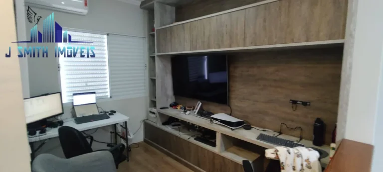 Imagem CASA MODERNA, REPLETA DE ARMÁRIOS PLANEJADOS. QUINTAL GRANDE, 2 VAGAS