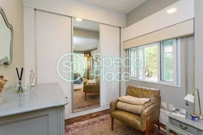 Imagem Apartamento com 154mÂ² no Jardim AmÃ©rica Reformado, modernizado e pronto para morar Living para trÃ...