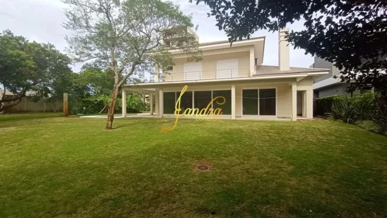 Imagem Linda sobrado com 04 suítes, piscina, piso aquecido,